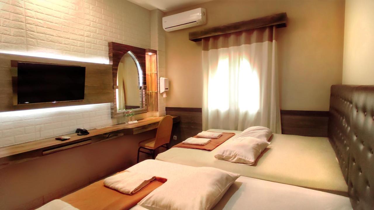 Hotel Syariah Larismanis Semarang Exterior foto