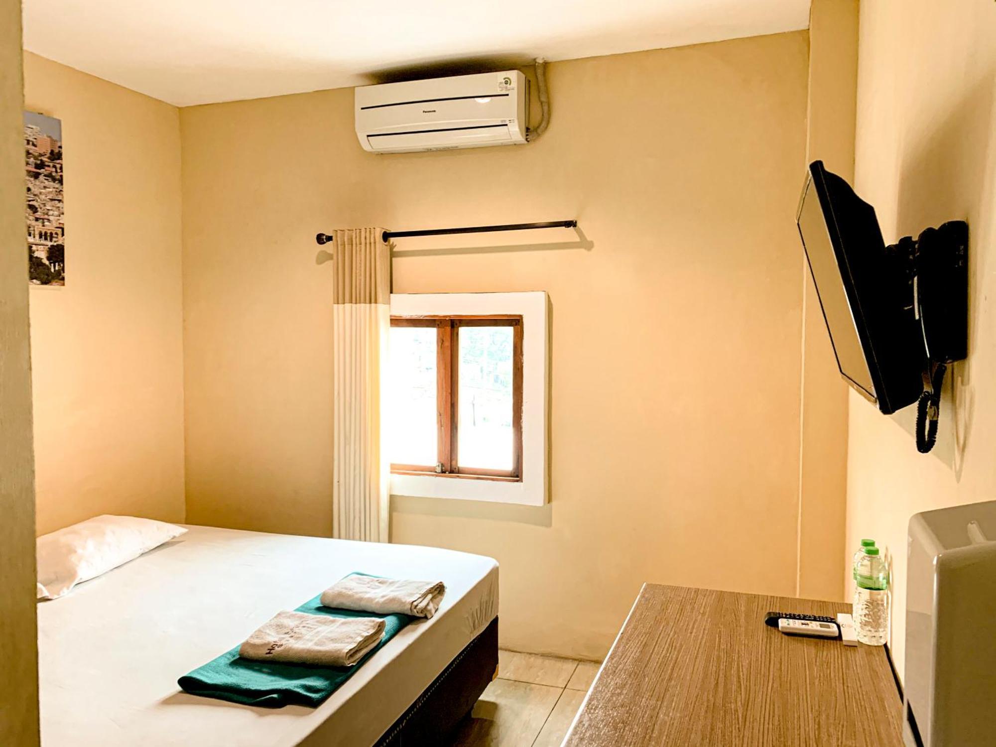 Hotel Syariah Larismanis Semarang Exterior foto